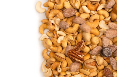 Lezzetli tuzlu fındık karışımı. Bir grup badem, fıstık, ceviz, macadamia, kaju..