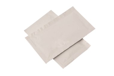 Islak mendiller beyaz arka planda izole edilmiş. Üst görünüm. 