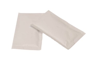 Islak mendiller beyaz arka planda izole edilmiş. Üst görünüm. 