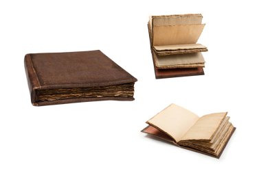 Beyaz bir arkaplanda izole edilmiş boş eski bir defter. Boşluğu kopyala.  