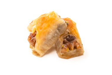 Beyaz arka planda cevizli enfes tatlı baklava. Üst görünüm.