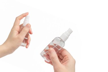 Beyaz arka planda el dezenfeksiyonu var. Üst görünüm. 