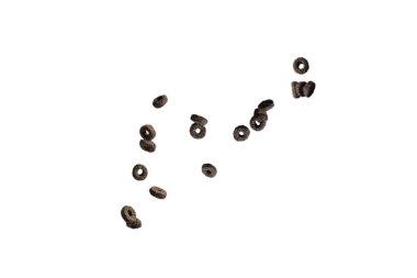 Çikolata halkaları gevrekleri bir kaseye dökülür. Kahvaltıda. Beyaz bir arkaplanda izole edilmiş. 