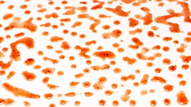 Kırmızı reçel beyaz arka planda izole edilmiş. Üst görünüm. 