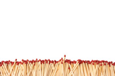 Arka planda izole edilmiş yeni kibrit çöpleri olan kutular. Üst görünüm. 