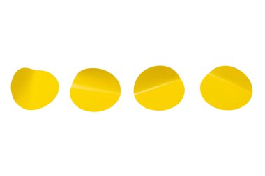 Yuvarlak sarı etiketler, beyaz arka planda izole edilmiş boş etiketler. Üst görünüm. 