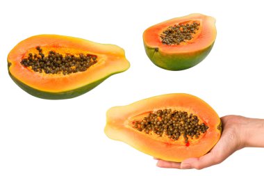 Papaya meyvesi beyaz arka planda izole bir şekilde kadınların elinde. Tropik meyve. Yarım papaya.. 