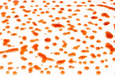 Kırmızı reçel beyaz arka planda izole edilmiş. Üst görünüm. 