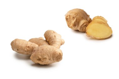 Zencefil Kökü Beyaz Arkaplanda İzole Edildi.