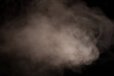 Siyah arka planda beyaz buhar. Boşluğu kopyala.