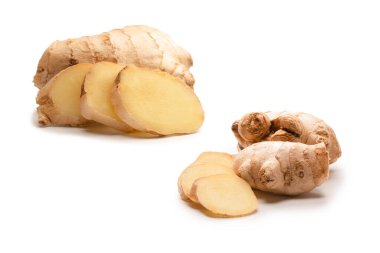 Zencefil Kökü Beyaz Arkaplanda İzole Edildi.