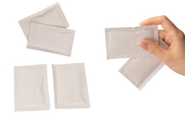 Islak mendiller beyaz arka planda izole edilmiş. Üst görünüm. 