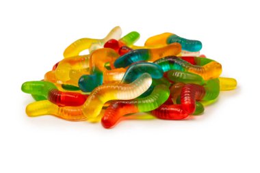 Beyaza izole edilmiş sulu renkli jöle tatlılar. Şekerleme. Jöle yılanları.. 