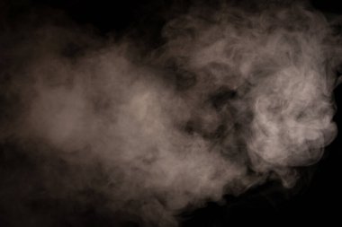 Siyah arka planda beyaz buhar. Boşluğu kopyala.