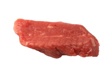 Dana eti parçaları beyaz arka planda izole edilmiş. Üst görünüm.