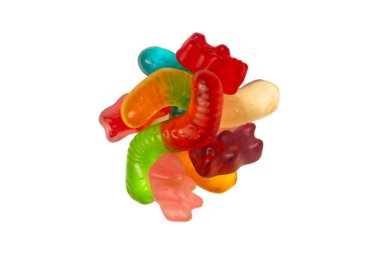 Beyaz arka planda izole edilmiş çeşitli renkli jelibon şekerler. Üst Manzara. Jöleli şekerler.