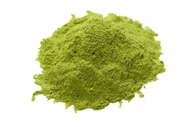 Kibrit çayı, kibrit tozu beyaz arka planda izole edilmiş.. 