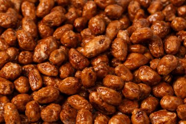 Arka planda lezzetli kavrulmuş fıstık var.. 