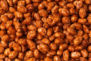 Arka planda lezzetli kavrulmuş fıstık var.. 