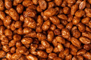 Arka planda lezzetli kavrulmuş fıstık var.. 