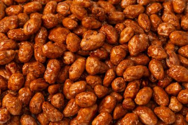 Arka planda lezzetli kavrulmuş fıstık var.. 