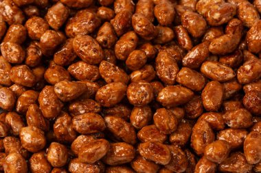 Arka planda lezzetli kavrulmuş fıstık var.. 