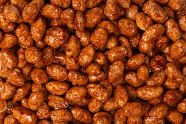 Arka planda lezzetli kavrulmuş fıstık var.. 