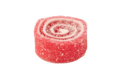 Beyaz arka planda izole edilmiş jöleli şeker rulosu. Marmelat şekeri.