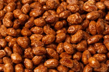 Arka planda lezzetli kavrulmuş fıstık var.. 