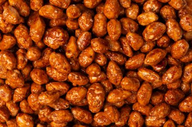 Arka planda lezzetli kavrulmuş fıstık var.. 