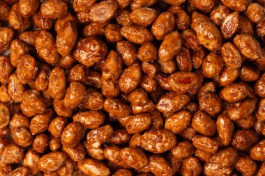 Arka planda lezzetli kavrulmuş fıstık var.. 