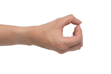 Beyaz arka planda çıplak manikürlü kadın elleri. 