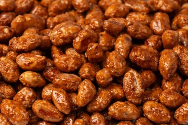 Arka planda lezzetli kavrulmuş fıstık var.. 