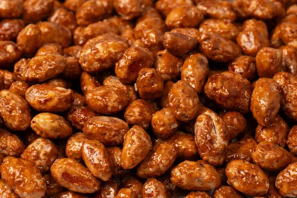 Arka planda lezzetli kavrulmuş fıstık var.. 