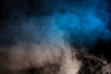 Siyah arka planda beyaz buhar. Boşluğu kopyala.