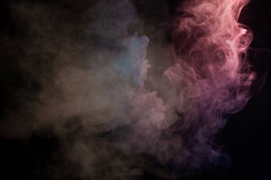 Siyah arka planda beyaz buhar. Boşluğu kopyala.