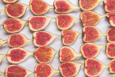 Lezzetli incir arka planı. Üst Manzara. Dilimler.  