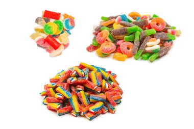 Çeşit çeşit şekerleme. Üst Manzara. Jöleli şekerler. Beyazda izole edilmiş.