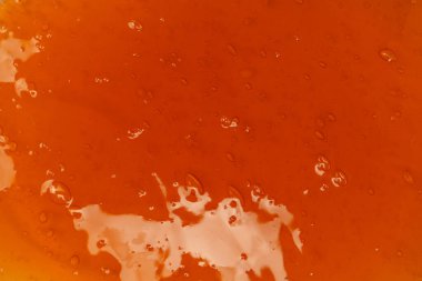 Kırmızı balçık oyuncağı izole edilmiş arka plan. Üst görünüm. 