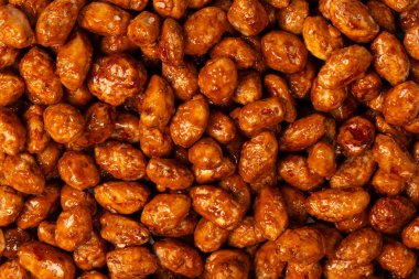 Arka planda lezzetli kavrulmuş fıstık var.. 