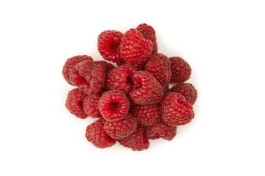 Beyaz arka planda izole edilmiş taze ahududu. Üst görünüm. 