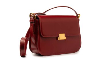 Burgundy omuz deri çanta beyaz arka planda izole. 