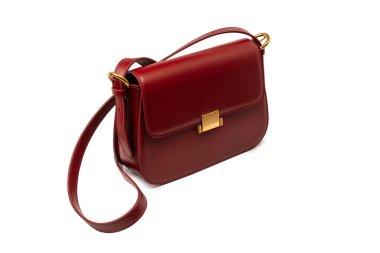 Burgundy omuz deri çanta beyaz arka planda izole. 