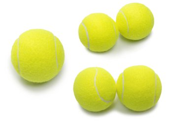 Beyaz arkaplanda izole edilmiş tenis topları. 