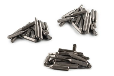 Bir grup Phillips tornavida parçasının beyaz arka plan ipuçlarında izole edilmiş. Üst görünüm. 