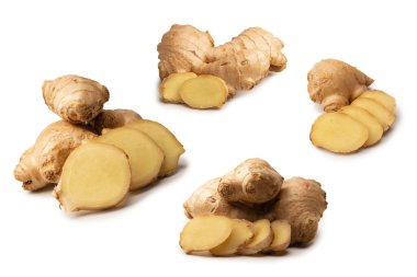 Zencefil Kökü Beyaz Arkaplanda İzole Edildi.