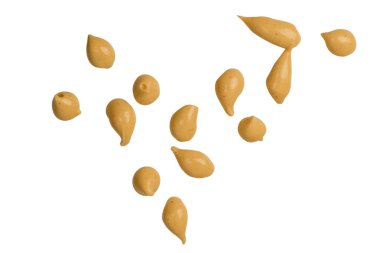 Sarı sos beyaz arka planda izole edilmiş. Üst görünüm. 