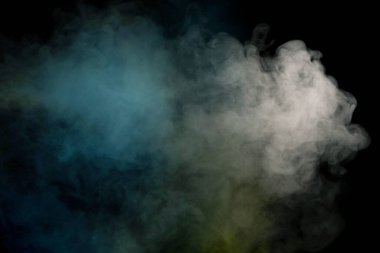 Siyah arka planda beyaz buhar. Boşluğu kopyala.