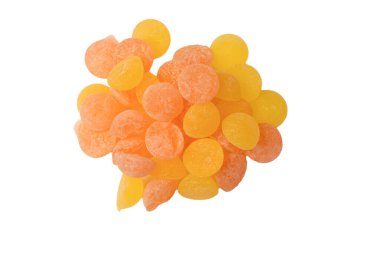 Beyaz arka planda izole edilmiş parlak narenciye lolipopları. 