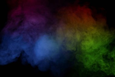 Siyah arka planda kırmızı ve yeşil buhar. Boşluğu kopyala.